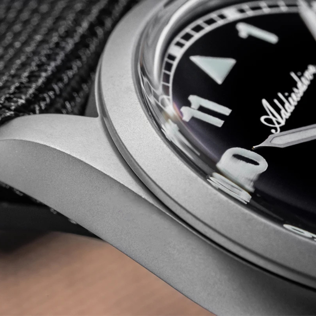 Montre de terrain 36 - Conçue pour toutes les conditions